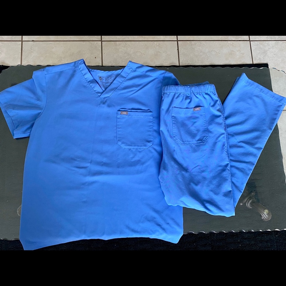 FIGS L Ceil Blue Men’s Scrubs